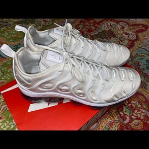White Nike Vapormax plus brand new